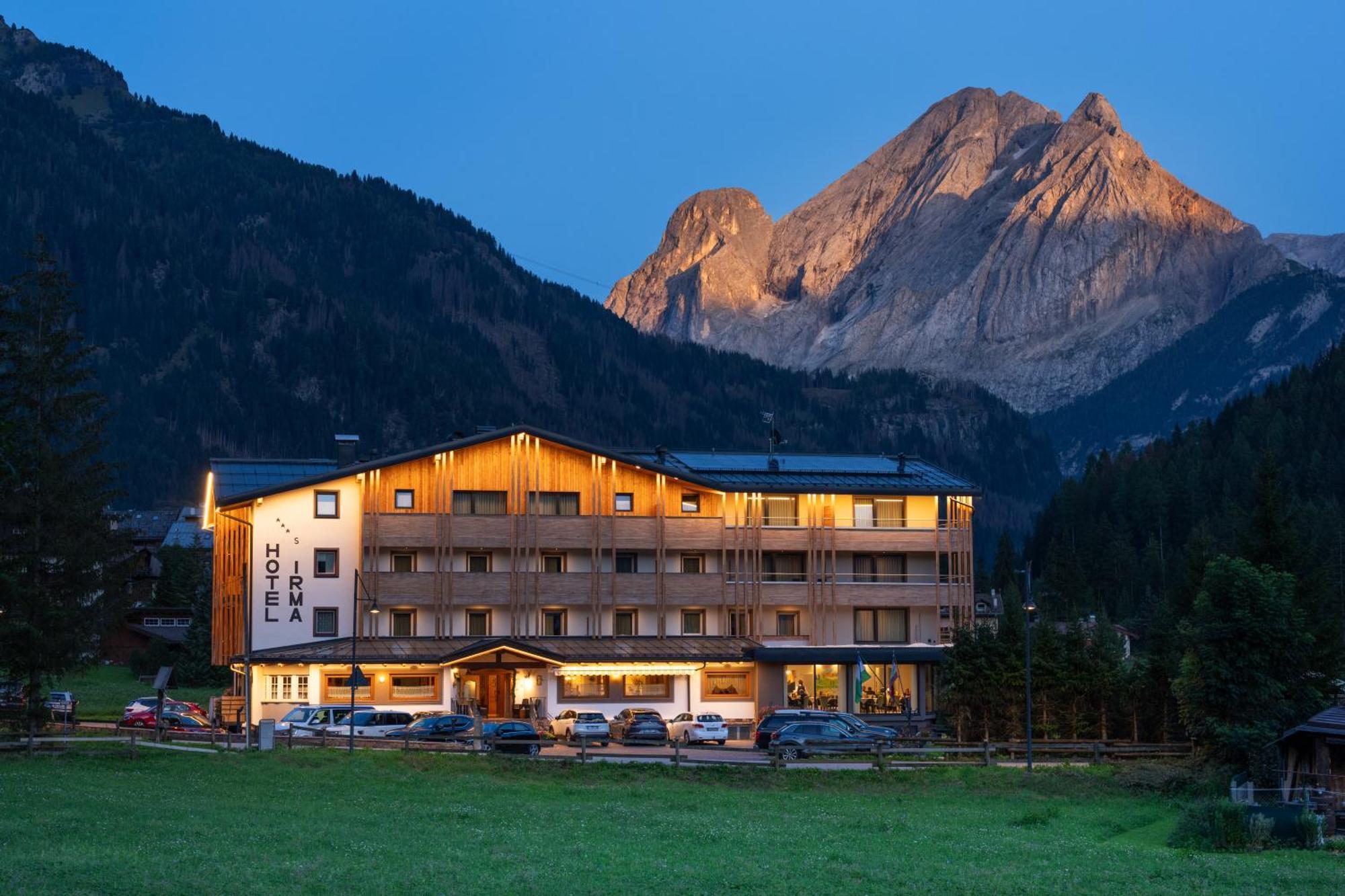 Dolomiten Hotel Irma Canazei Eksteriør bilde
